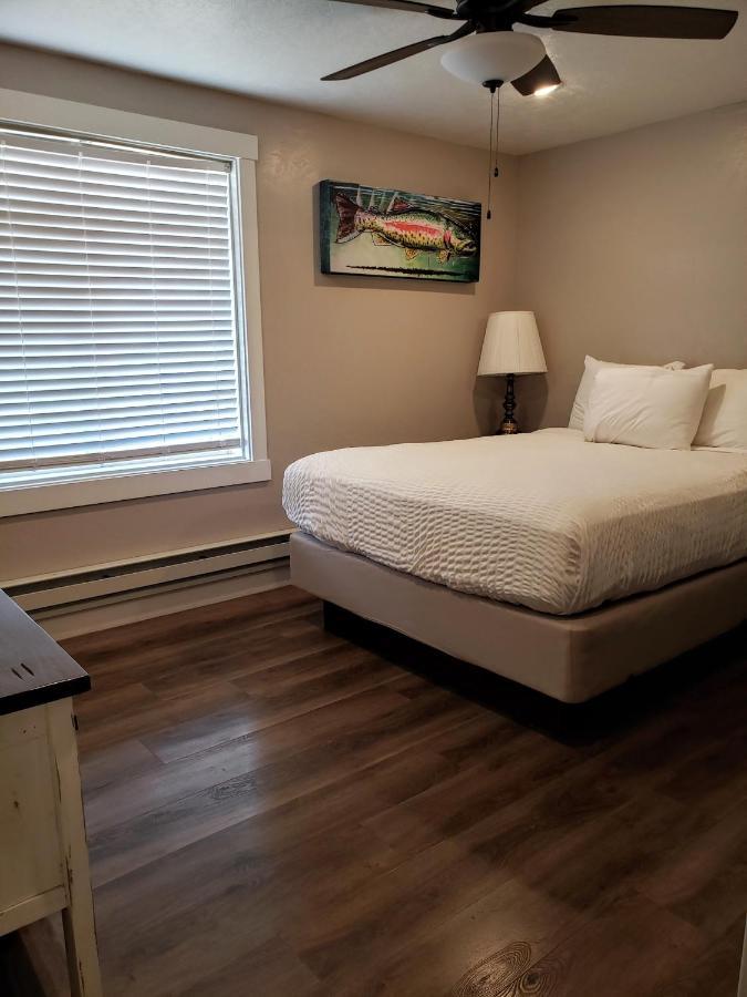 Flaming Gorge Resort